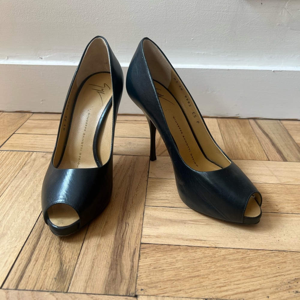 Giuseppe Zanotti Navy Peep-Toe Heels
